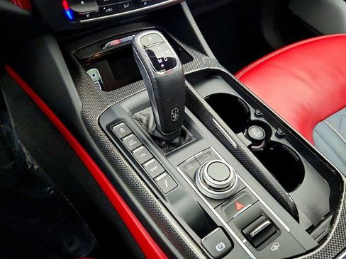 Used 2019 Maserati Levante GranLusso image 16