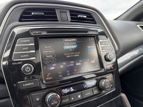 Used 2019 Nissan Maxima SR w/ Premium Package image 18