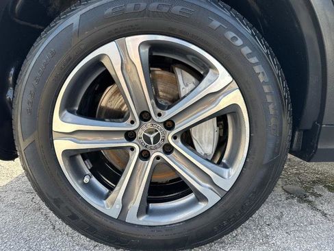 Used 2019 Mercedes-Benz GLC 300 w/ Premium Package image 30