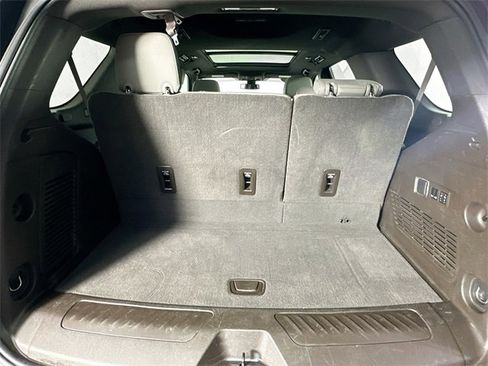 Used 2021 Chevrolet Tahoe LT w/ LT Signature Package image 34