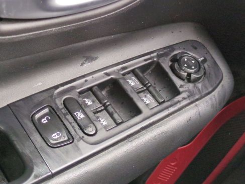 Used 2018 Jeep Renegade Trailhawk image 23