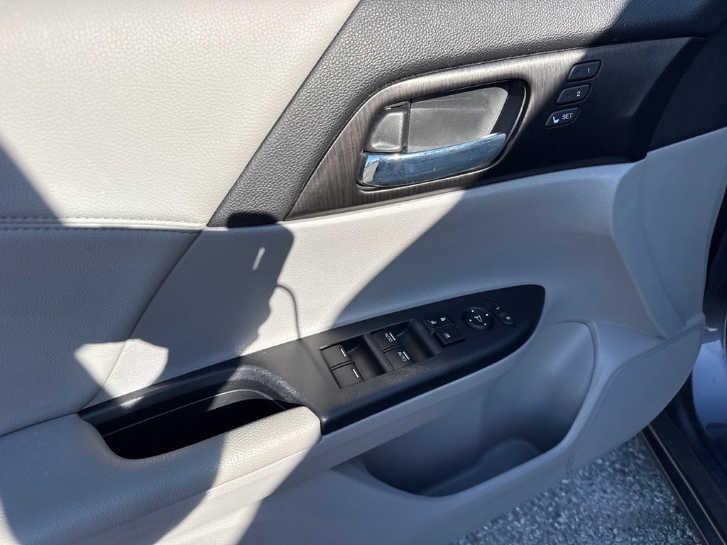 Used 2015 Honda Accord EX-L image 14