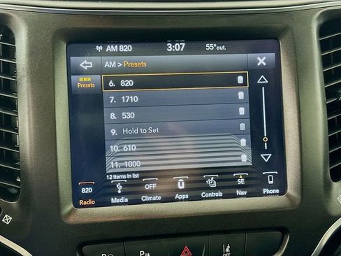 Used 2019 Jeep Cherokee Trailhawk image 15