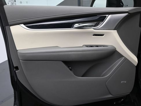 Certified 2023 Cadillac XT6 Premium Luxury w/ Technology Package AWD/4WD image 9