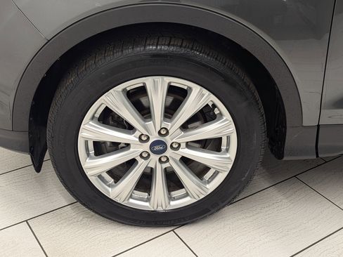 Used 2019 Ford Escape SEL image 9