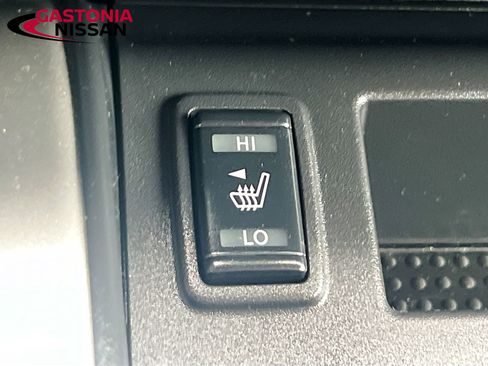 Used 2024 Nissan Titan SV w/ SV Convenience Package image 26