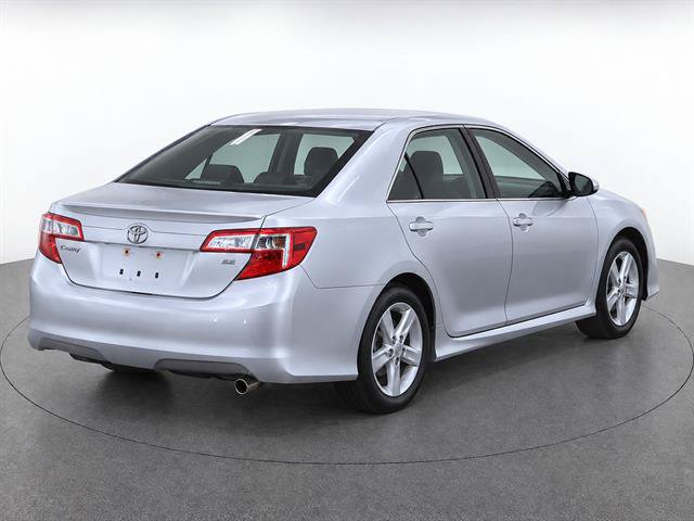 Used 2012 Toyota Camry SE FWD image 4