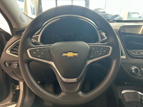 Used 2022 Chevrolet Malibu LT image 17