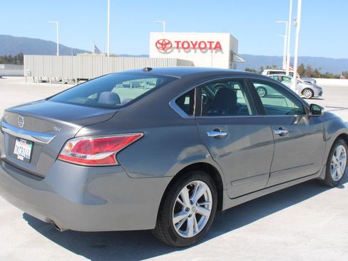 Used 2015 Nissan Altima 2.5 SV w/ Convenience Package FWD image 3