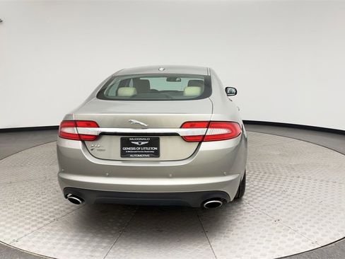 Used 2012 Jaguar XF image 3