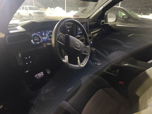 Used 2024 Toyota Tacoma TRD Sport image 8