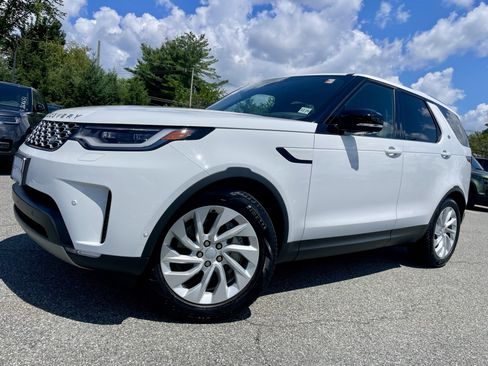 Certified 2025 Land Rover Discovery S AWD/4WD image 38