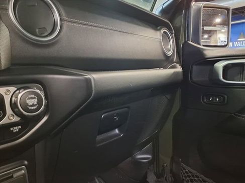 Used 2022 Jeep Wrangler Unlimited Sahara AWD/4WD image 23
