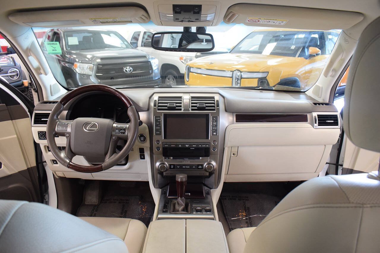 Used 2014 Lexus GX 460 w/ Premium Package AWD/4WD image 26