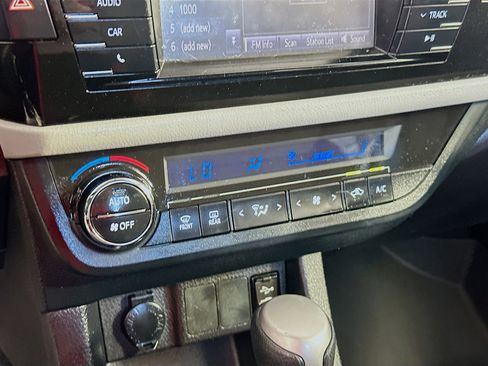 Used 2016 Toyota Corolla LE FWD image 15
