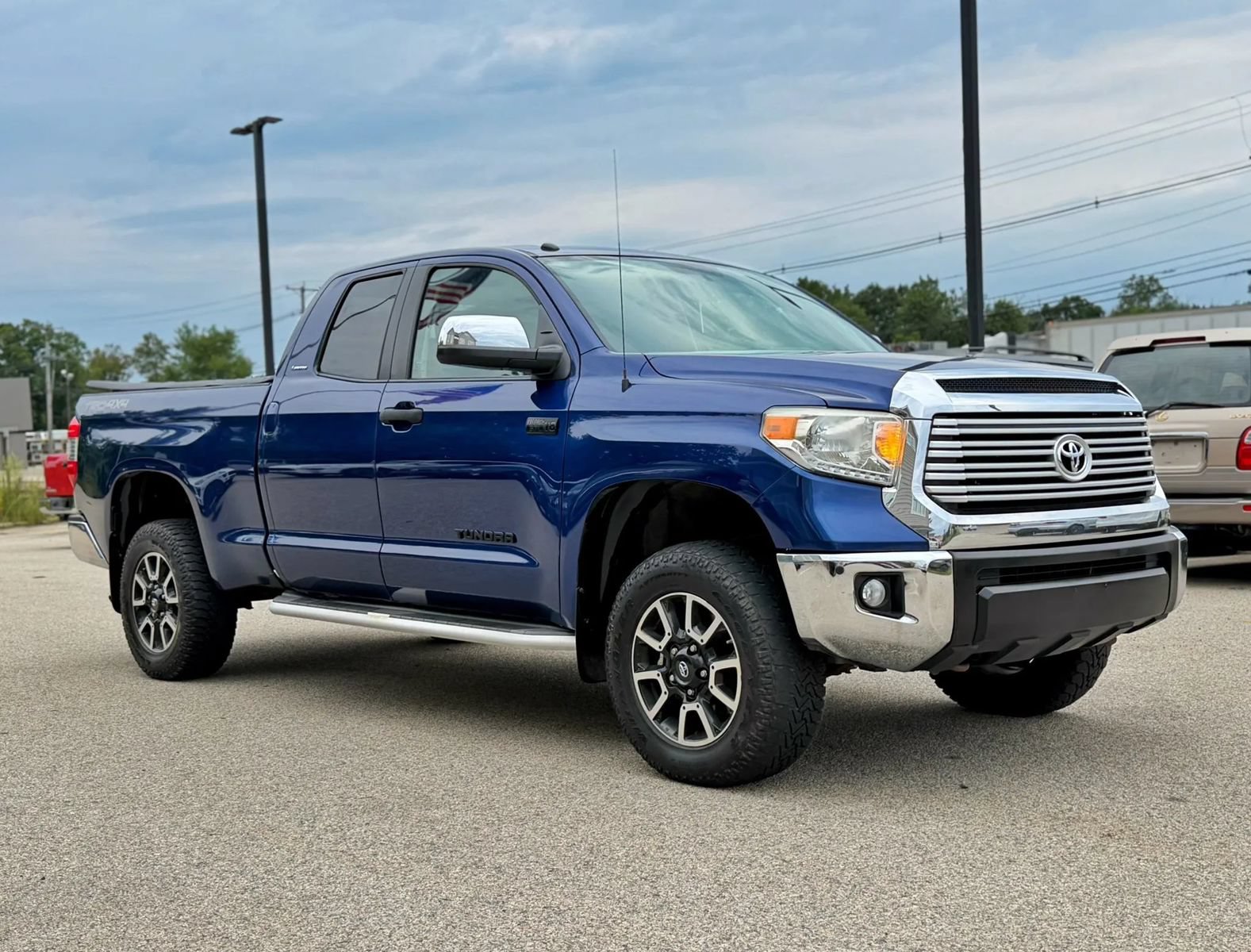 Used 2015 Toyota Tundra Limited w/ Limited Premium Package AWD/4WD image 1