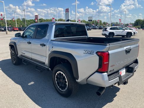 Certified 2026 Toyota Tacoma TRD Off-Road AWD/4WD image 7