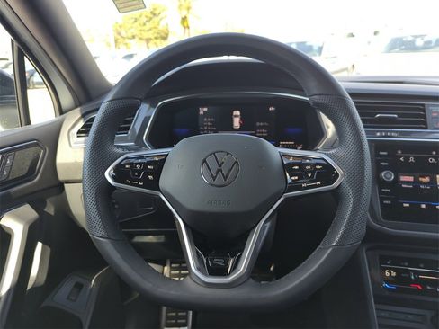 Used 2022 Volkswagen Tiguan SE R-Line image 26