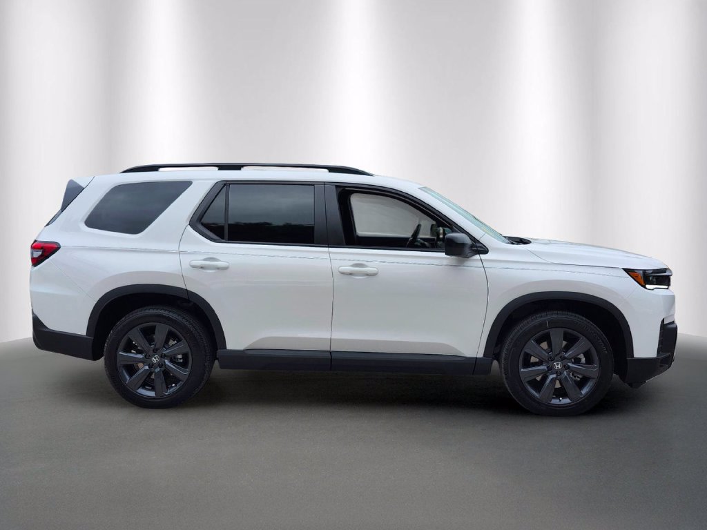 New 2026 Honda Pilot Sport image 7