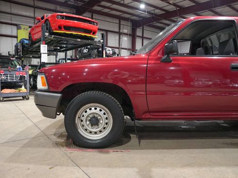 Used 1991 Toyota Pickup Base 2dr Standard Cab SB image 3