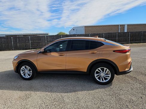 New 2026 Buick Envista Preferred image 2