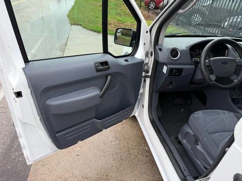 Used 2013 Ford Transit Connect XLT image 11