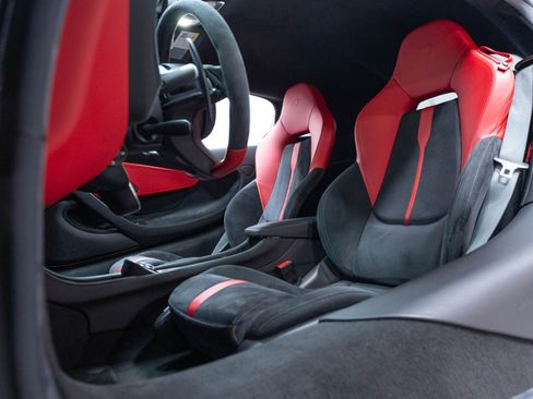 Used 2019 McLaren 570S Coupe RWD image 11