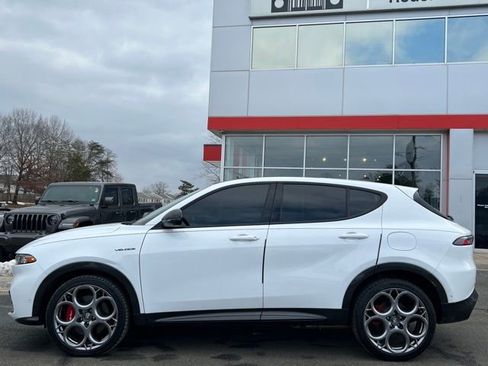 Used 2024 Alfa Romeo Tonale Veloce image 17