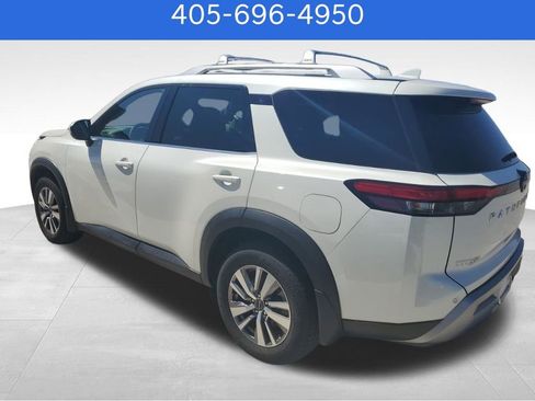 Used 2022 Nissan Pathfinder SL image 10