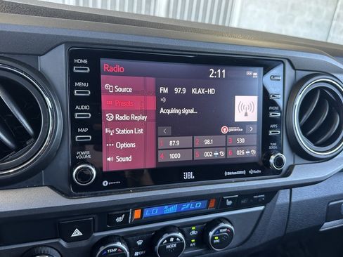 Certified 2022 Toyota Tacoma TRD Off-Road w/ TRD Premium Off Road Package AWD/4WD image 16