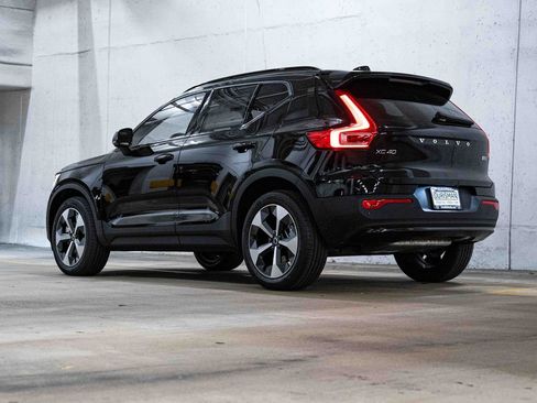New 2026 Volvo XC40 B5 Plus w/ Climate Package image 6