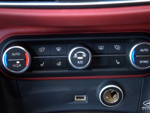 Used 2019 Alfa Romeo Stelvio Ti image 16