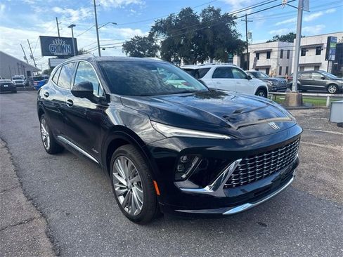 Certified 2025 Buick Envision Avenir image 4