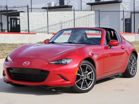 Used 2017 MAZDA MX-5 Miata RF Grand Touring image 6