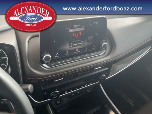 Used 2025 Nissan Rogue SV image 22