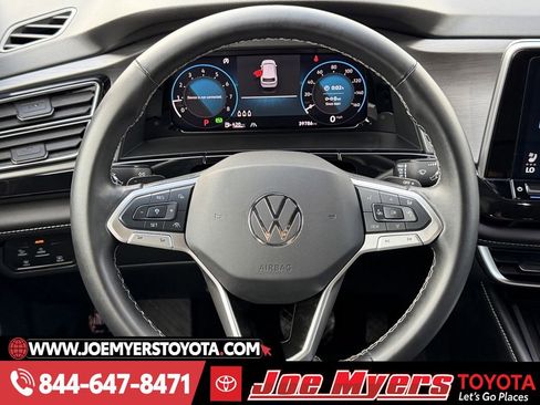 Used 2025 Volkswagen Atlas Cross Sport SE image 15