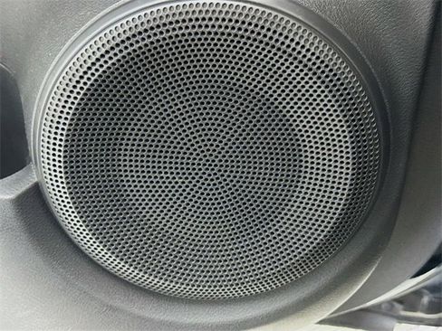 Used 2020 Nissan Kicks S image 14