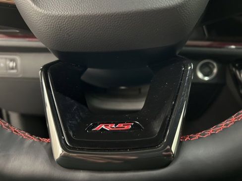 Used 2024 Chevrolet Traverse RS image 11