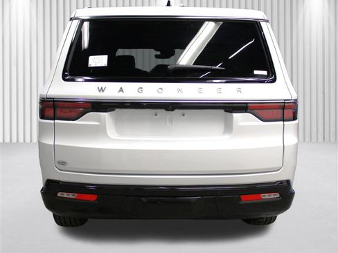 New 2025 Jeep Wagoneer L Series II image 4