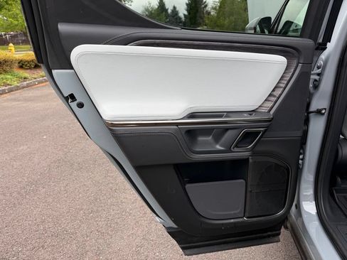 Used 2022 Rivian R1T Launch Edition AWD/4WD image 17