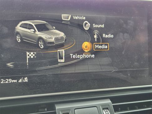 Used 2019 Audi Q5 2.0T Premium Plus w/ Premium Plus Package image 8