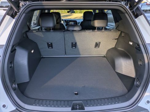 New 2026 Chevrolet Equinox LT w/ Convenience Package II image 13