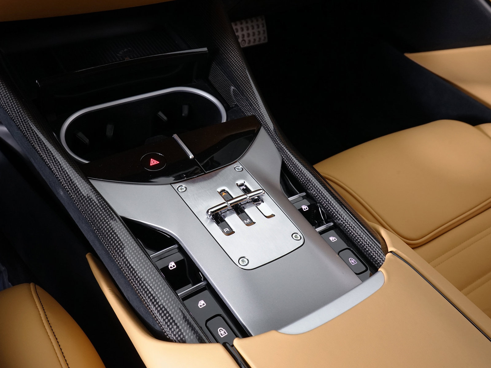 Used 2024 Ferrari Purosangue AWD/4WD image 30