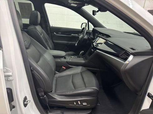 Certified 2022 Cadillac XT6 Premium Luxury w/ Technology Package image 13