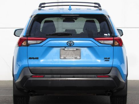 Certified 2021 Toyota RAV4 XLE Premium image 7