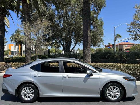 Used 2025 Toyota Camry LE w/ Convenience Package FWD image 16