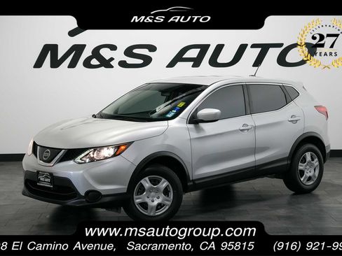 Used 2019 Nissan Rogue Sport S FWD image 1
