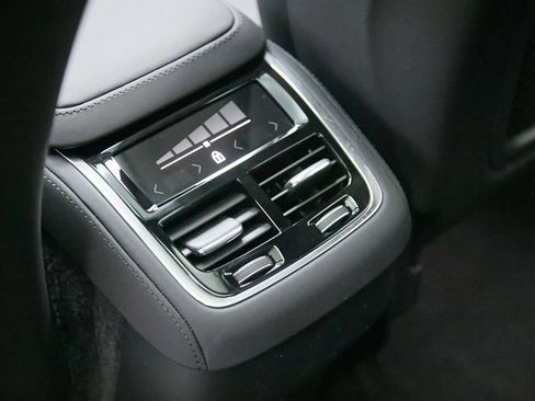 Used 2025 Volvo XC90 B6 Core w/ Protection Package image 21