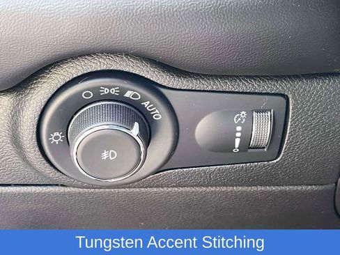 Used 2022 Dodge Durango GT image 35