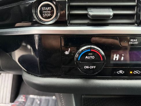 Used 2024 Nissan Pathfinder SV image 24